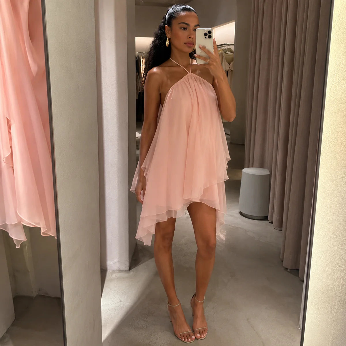 Sienna odhalené záda halter mini šaty