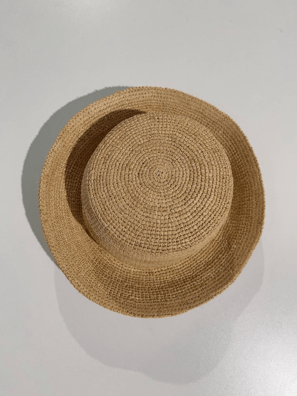 Ariel klobouk z rafie typu bucket