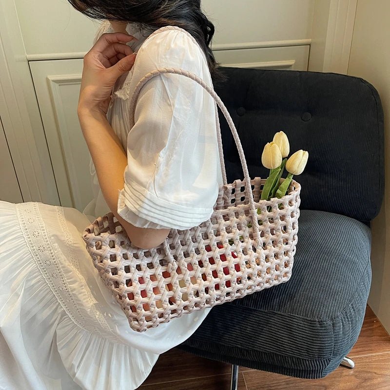 Claudia vyhloubený ramenní tote