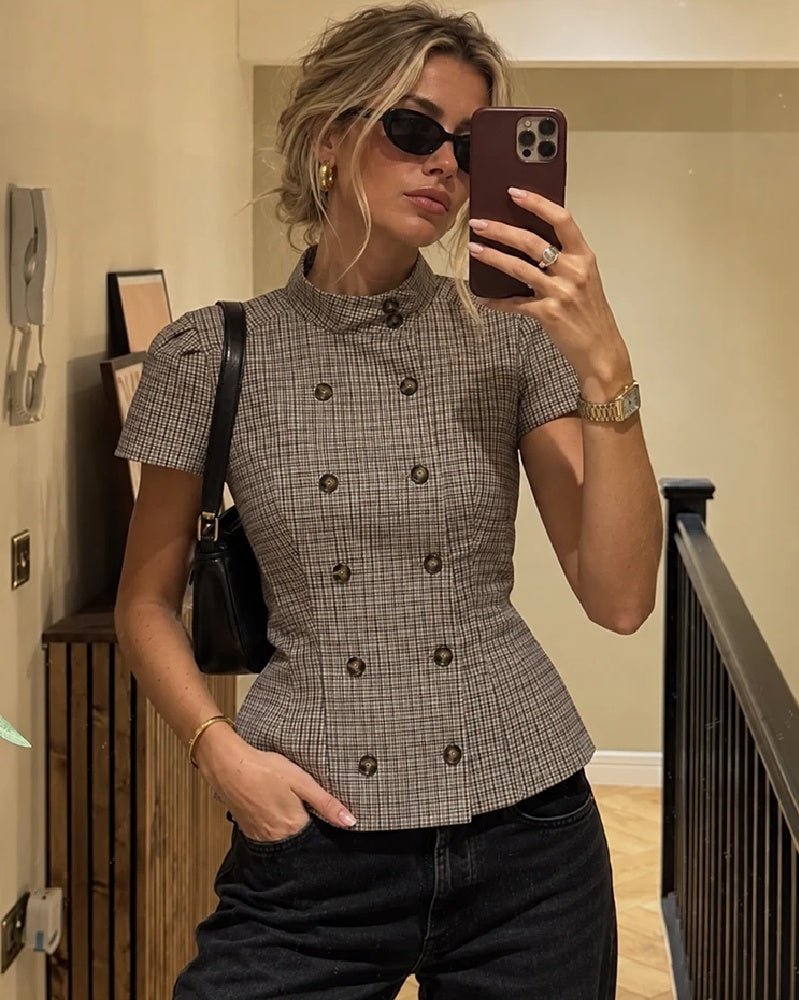 Přiléhavá kostkovaná halenka Claudia s vysokým límcem