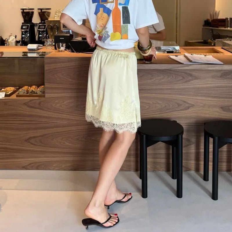 Saskia krajková patchworková saténová mini sukně
