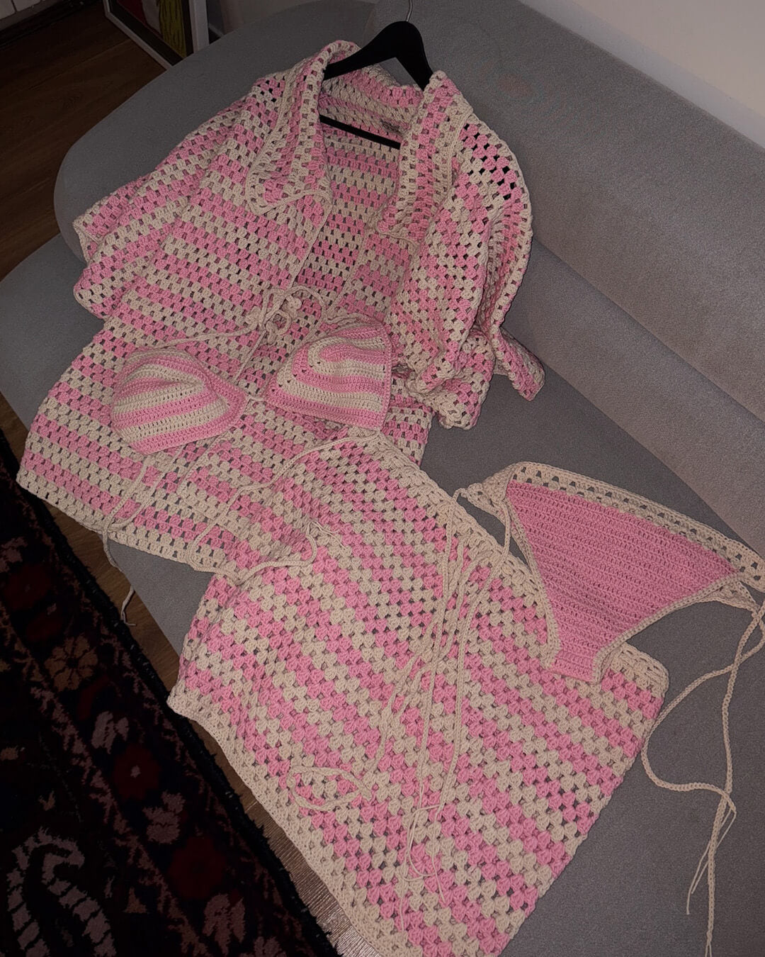 Bree pletený dvoudílný bikini set s barevnými bloky a kabátkem