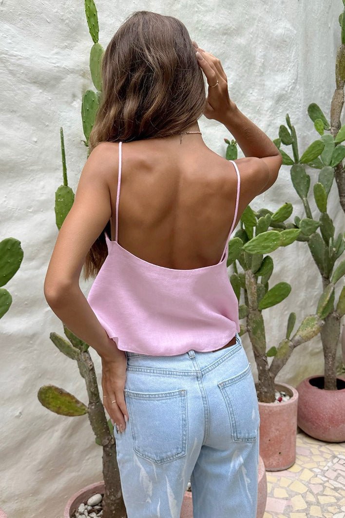 Loose crop top s průstřihy na ramínka