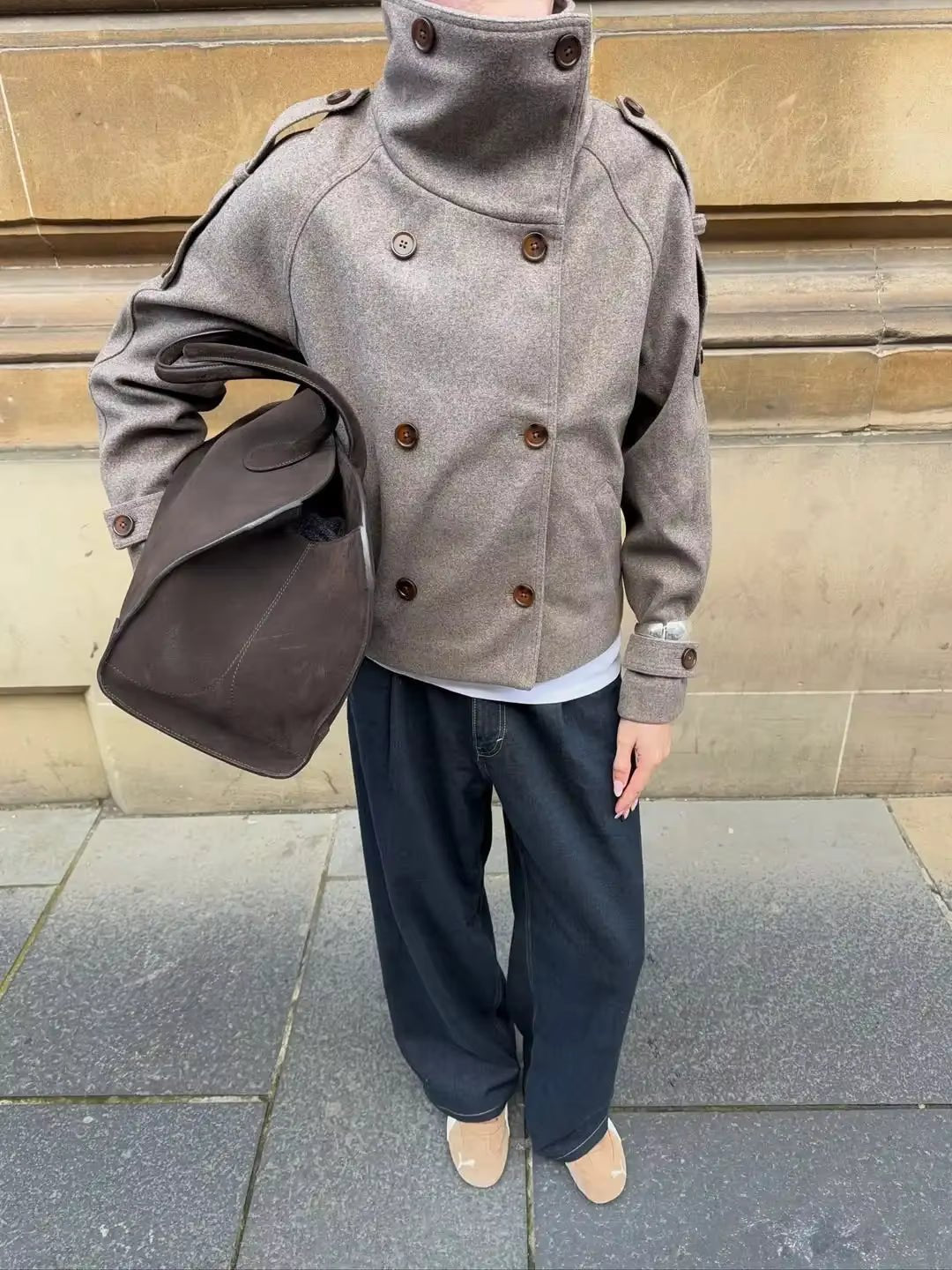 Julie kabát s límečkem a oversized střihem