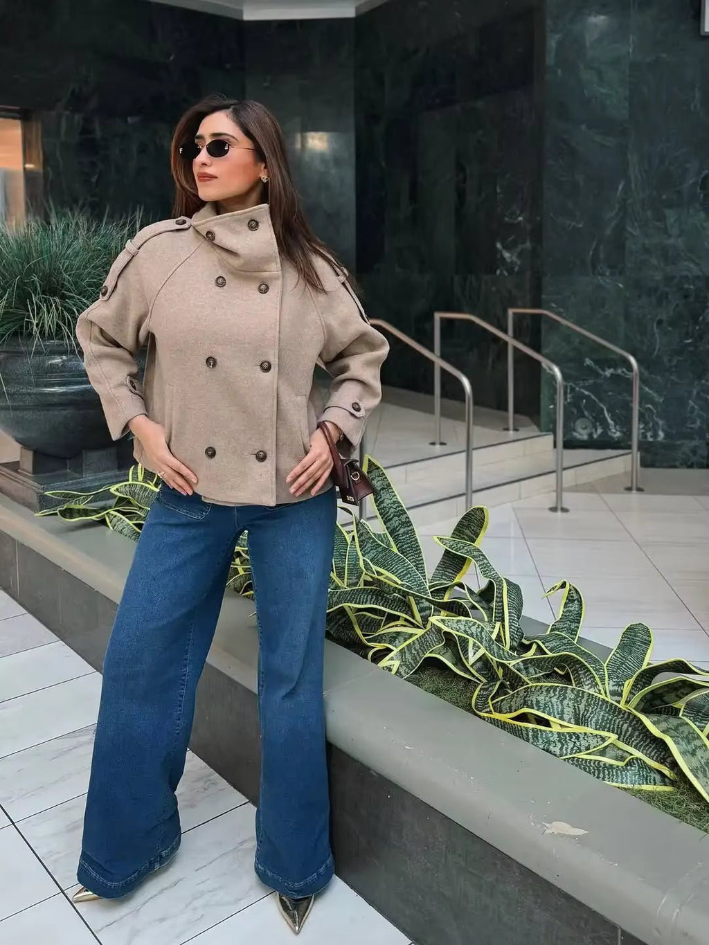 Julie kabát s límečkem a oversized střihem