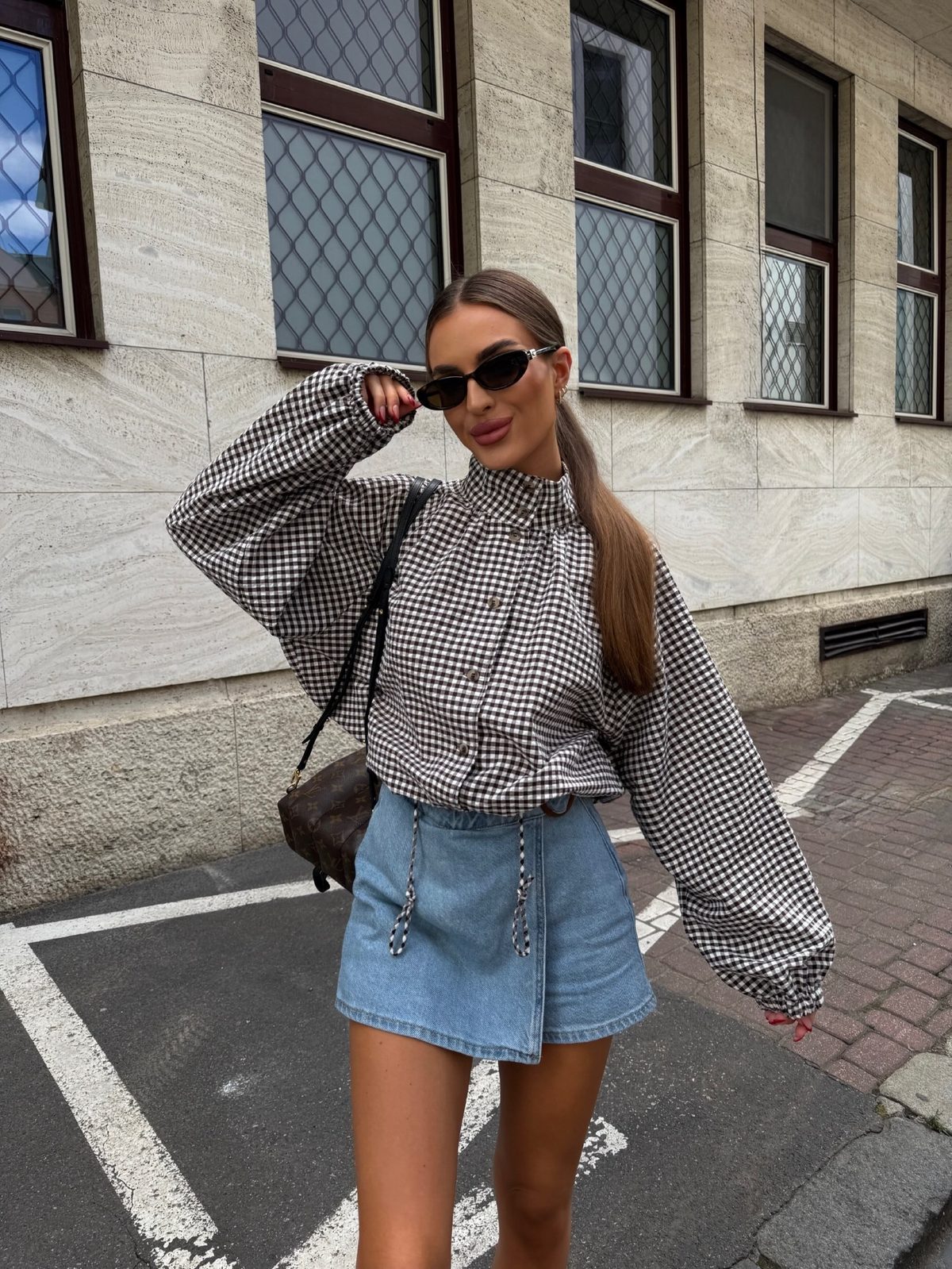 Olivia kostkovaný kabát s šňůrkou a vysokým límcem