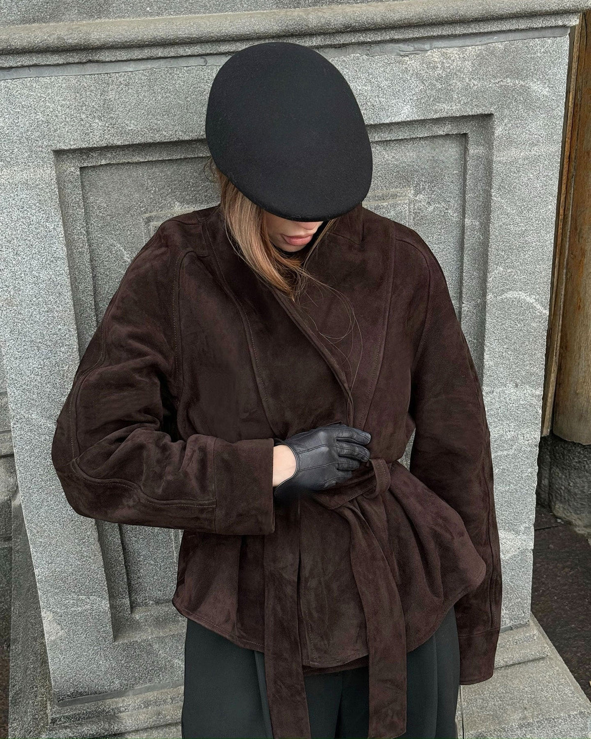 Teresa kabát typu trench s páskem z semiše