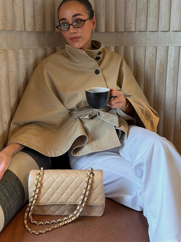 Kimberly plášť s páskem ve stylu cape