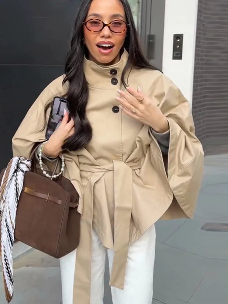 Kimberly plášť s páskem ve stylu cape