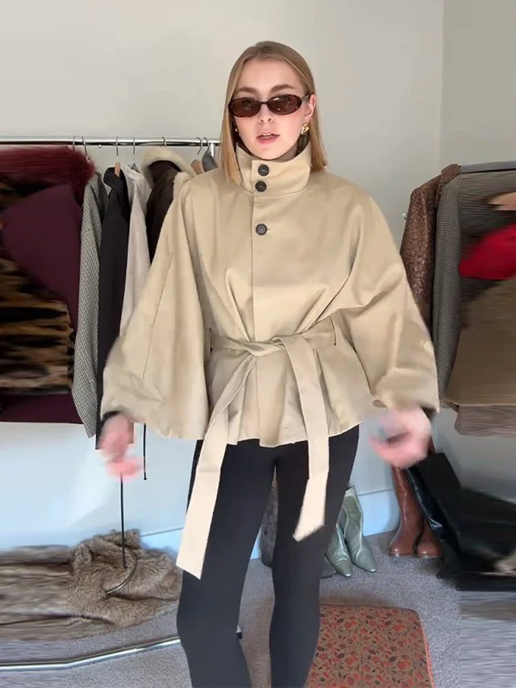 Kimberly plášť s páskem ve stylu cape