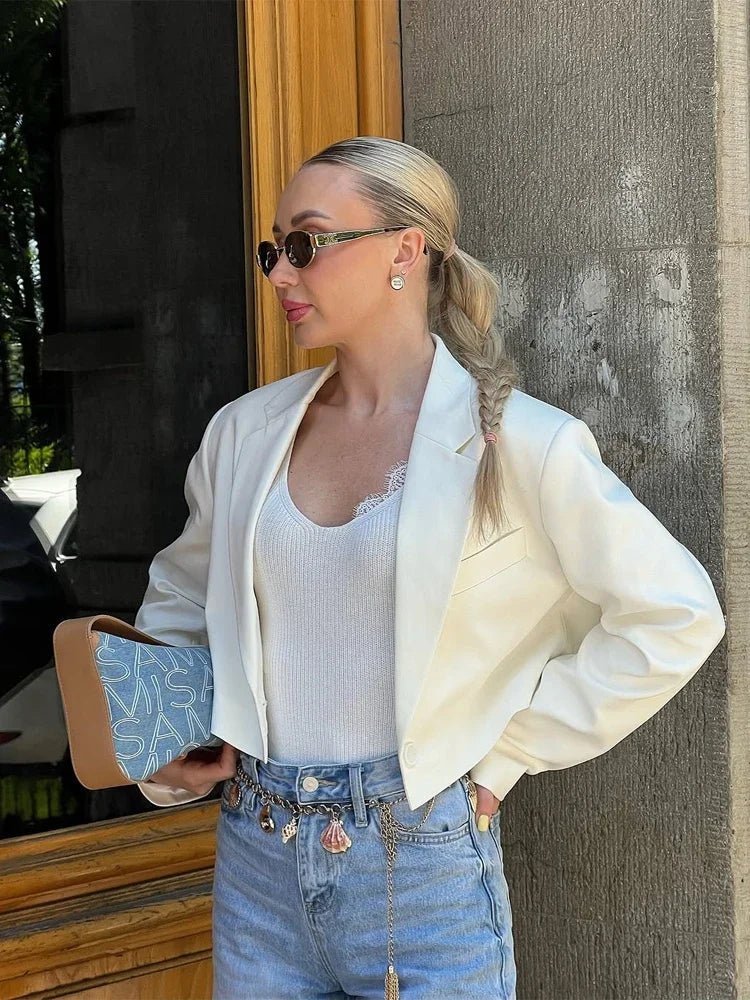 Olga vypasované krátké sako s vycpávkami