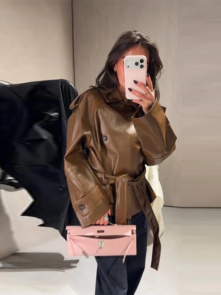 Xylia trenčkot z umělé kůže s páskem