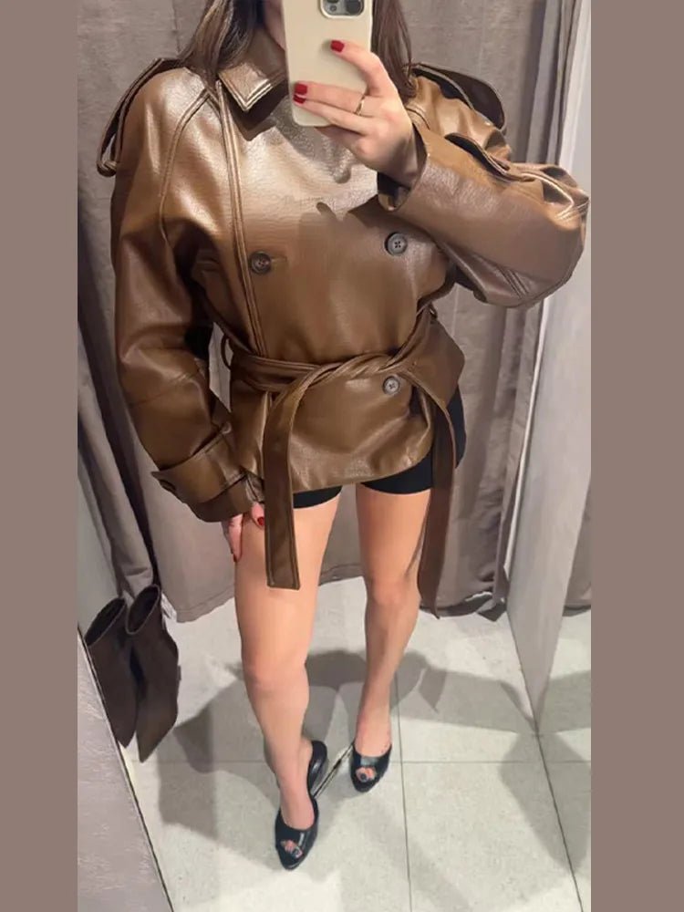 Xylia trenčkot z umělé kůže s páskem