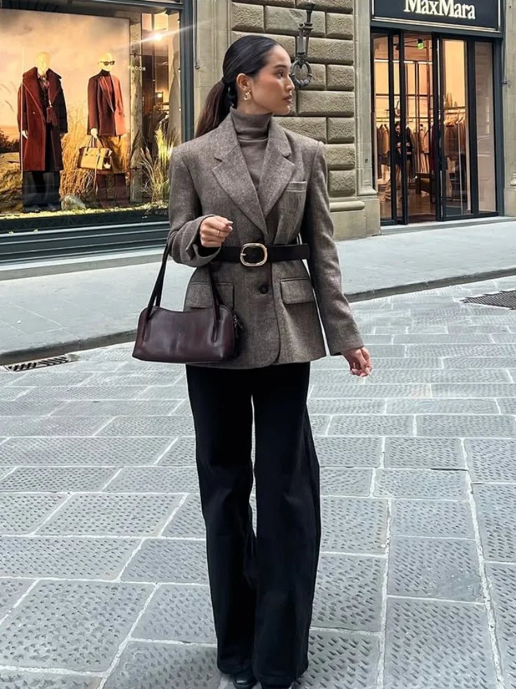 Yalina blazer s rybím kostem a páskem