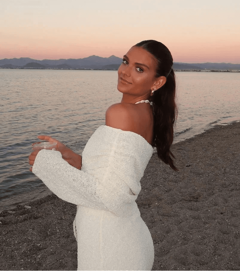Bianca přiléhavé pletené mini šaty s odhalenými rameny