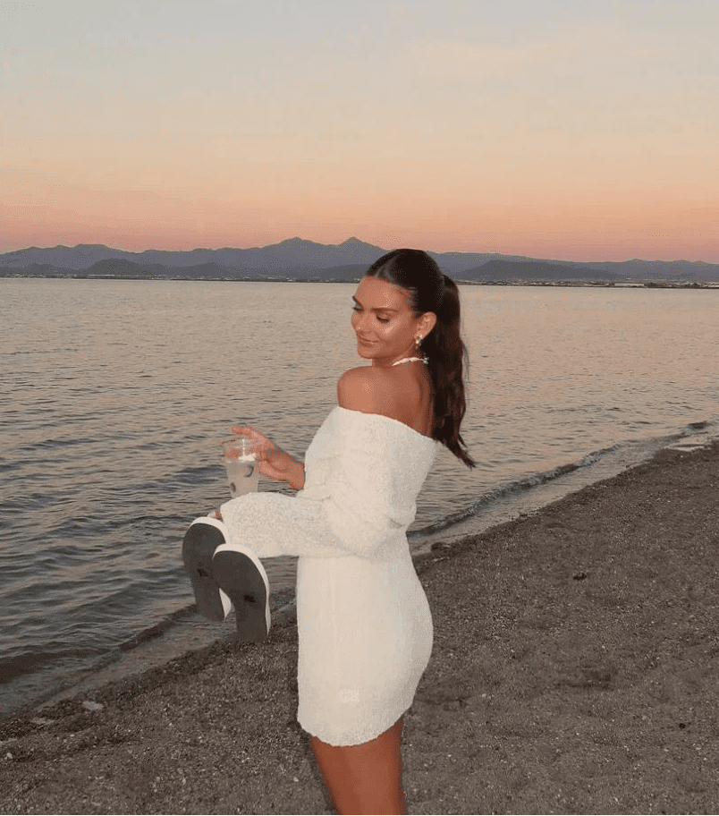 Bianca přiléhavé pletené mini šaty s odhalenými rameny