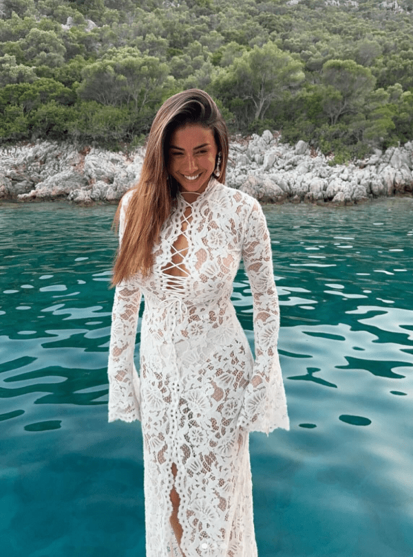 Sienna krajkové šaty s rozparkem a zavazováním