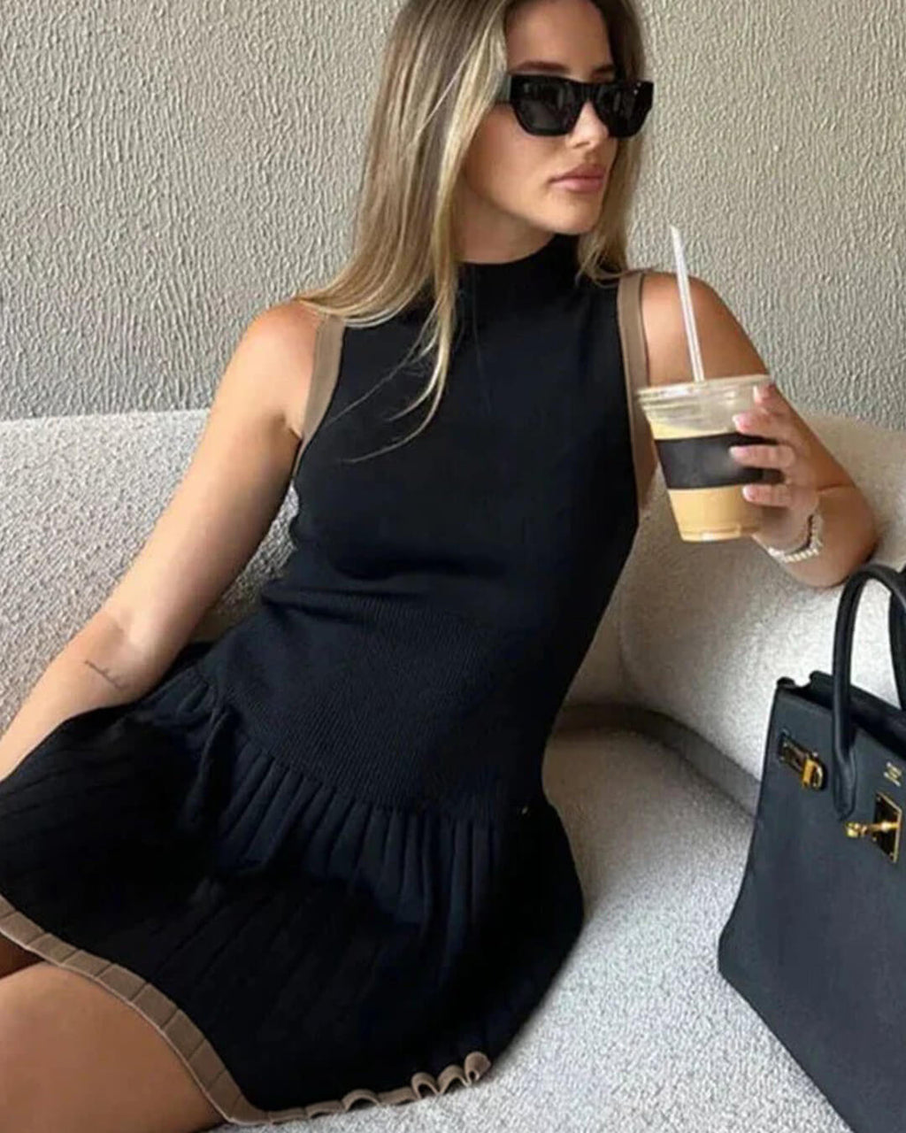 Alice šaty se sníženým pasem a kontrastním úpletem