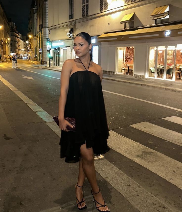 Sienna odhalené záda halter mini šaty