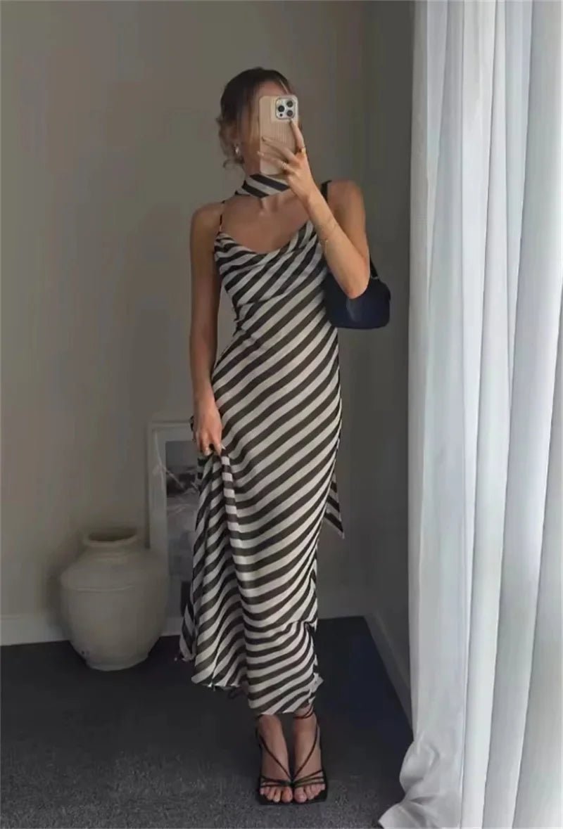 Lola pruhované maxišaty s šálkou