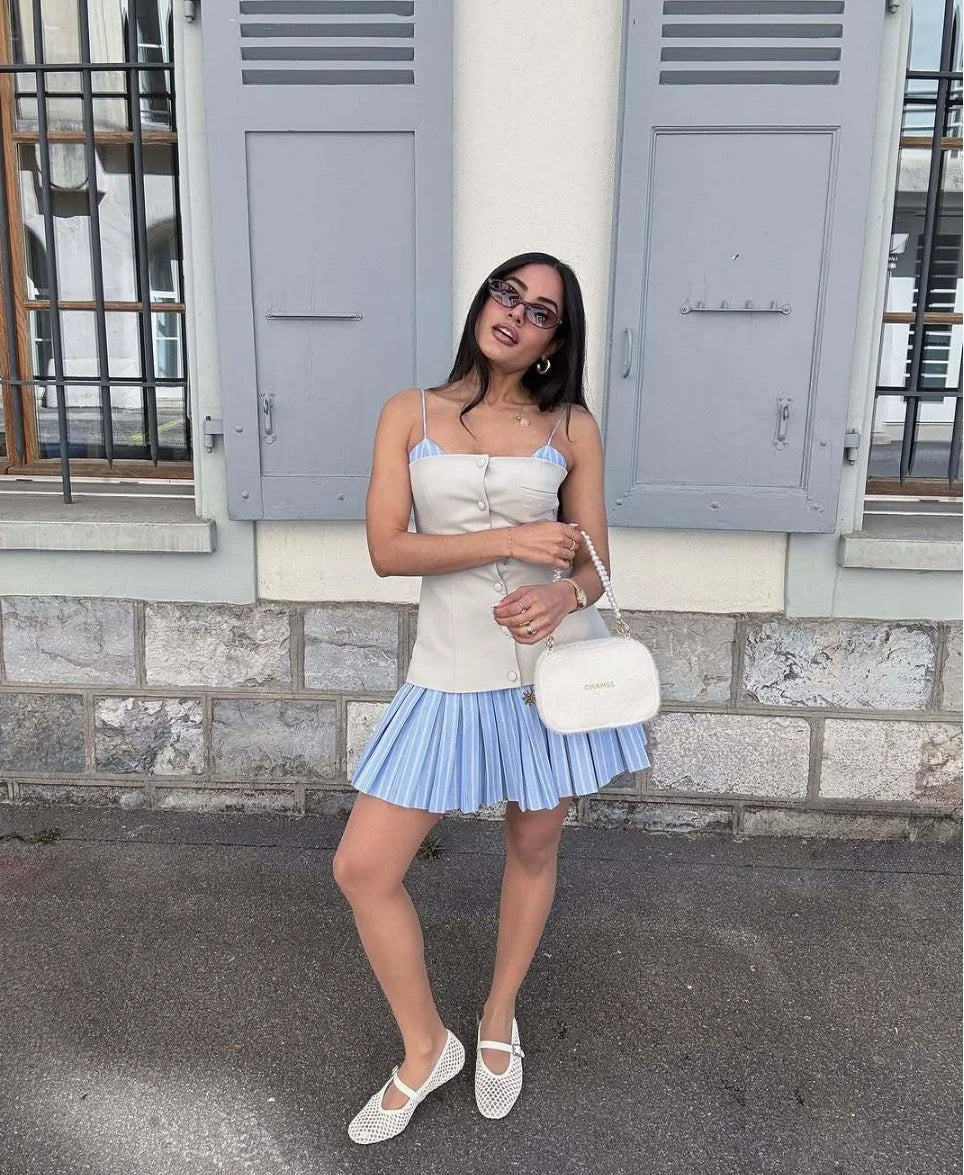 Trina pruhované plisované korzetové mini šaty