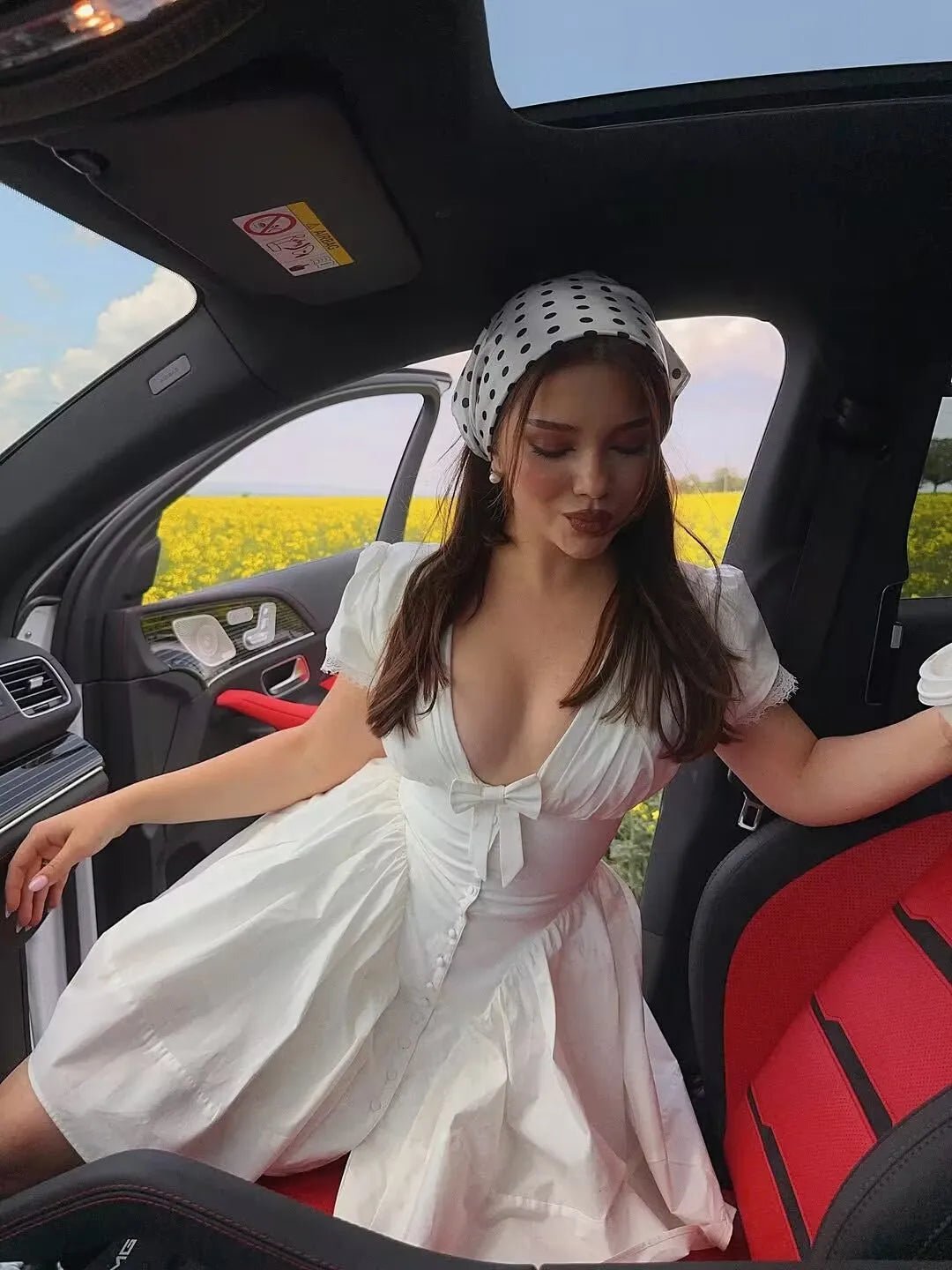 Mini šaty Mia s výstřihem do V a mašlí