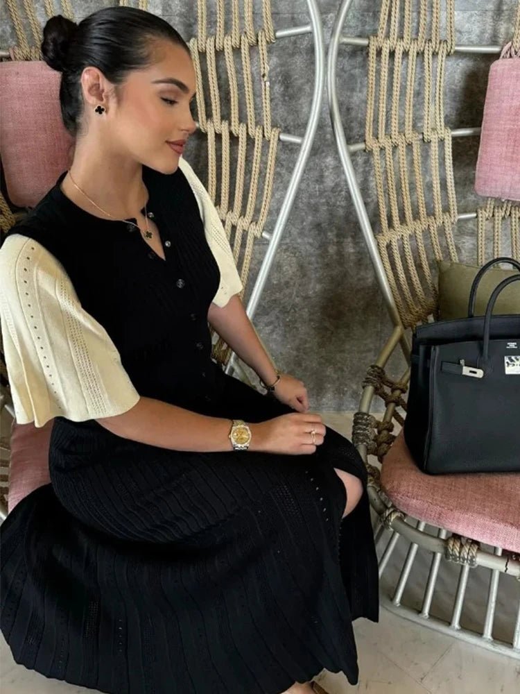 Bianca pletené midi šaty s nabíranými zvonovými rukávy