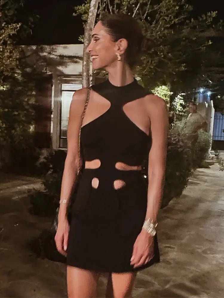 Gisele minišaty s holými rameny a zavazováním za krk