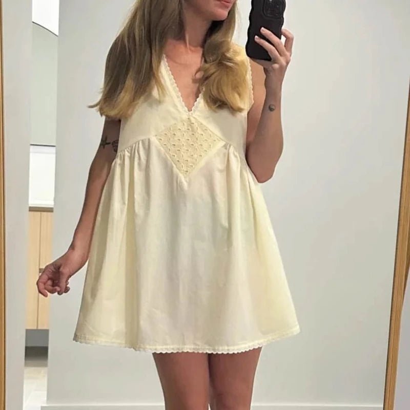Olivia boho mini šaty s krajkovým lemem