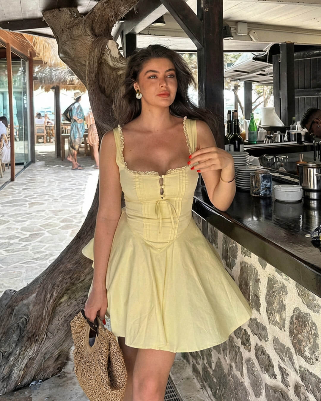 Rosa mini šaty se šněrováním na zádech