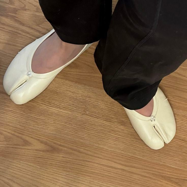 Elizabeth baleríny s rozdělenou špičkou