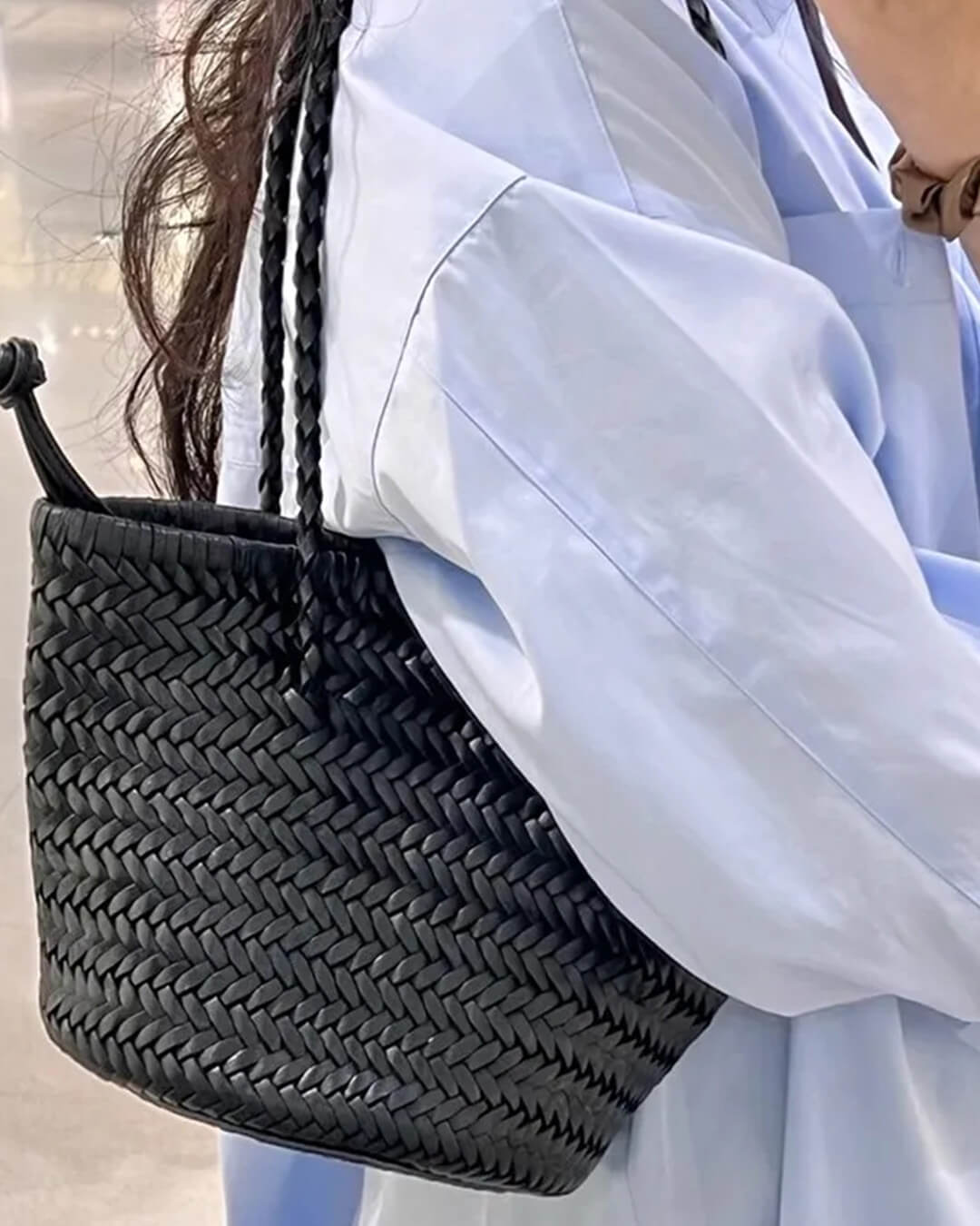 Blair pletená kabelka přes rameno typu bucket