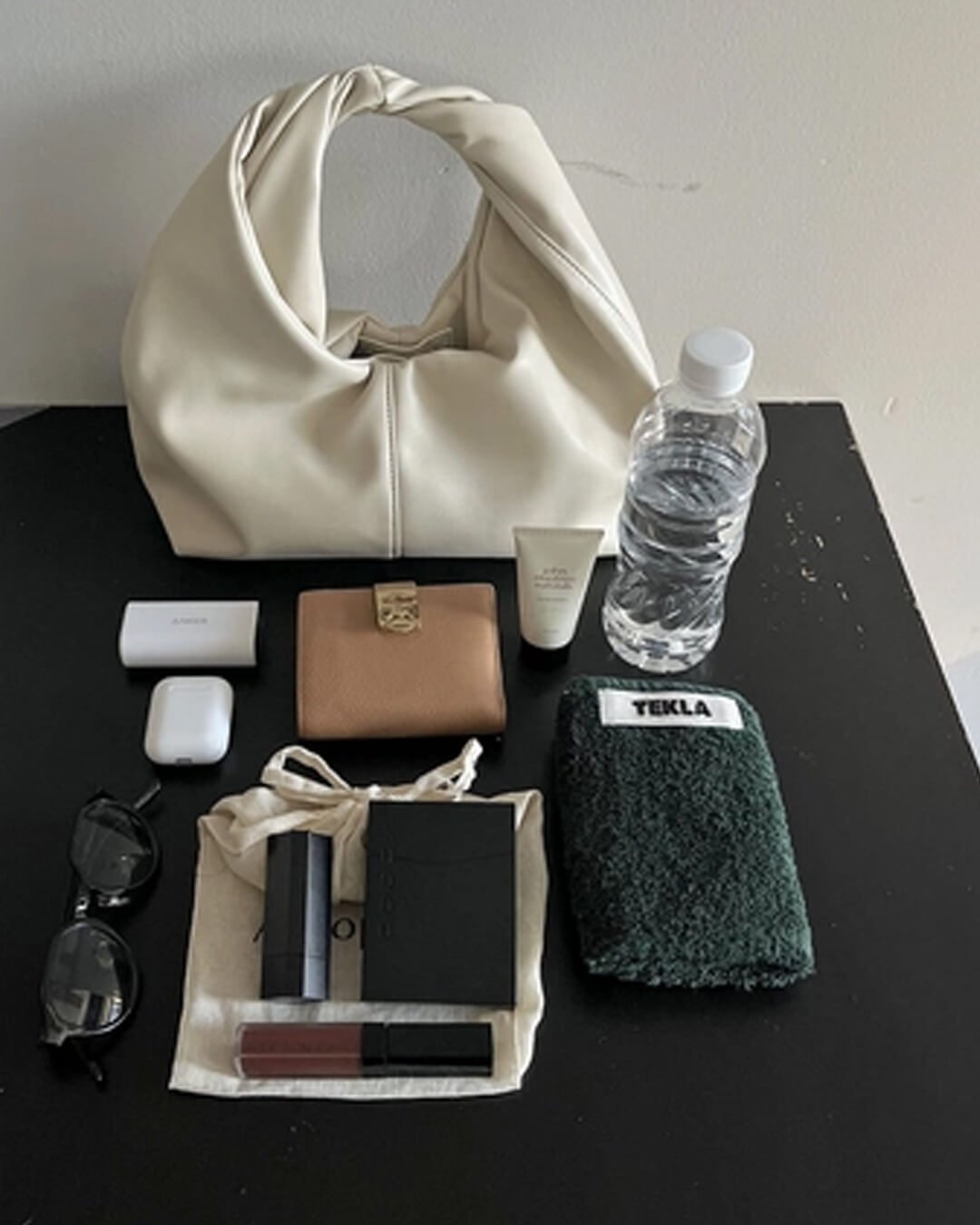Kožená kabelka Gelyn Clutch