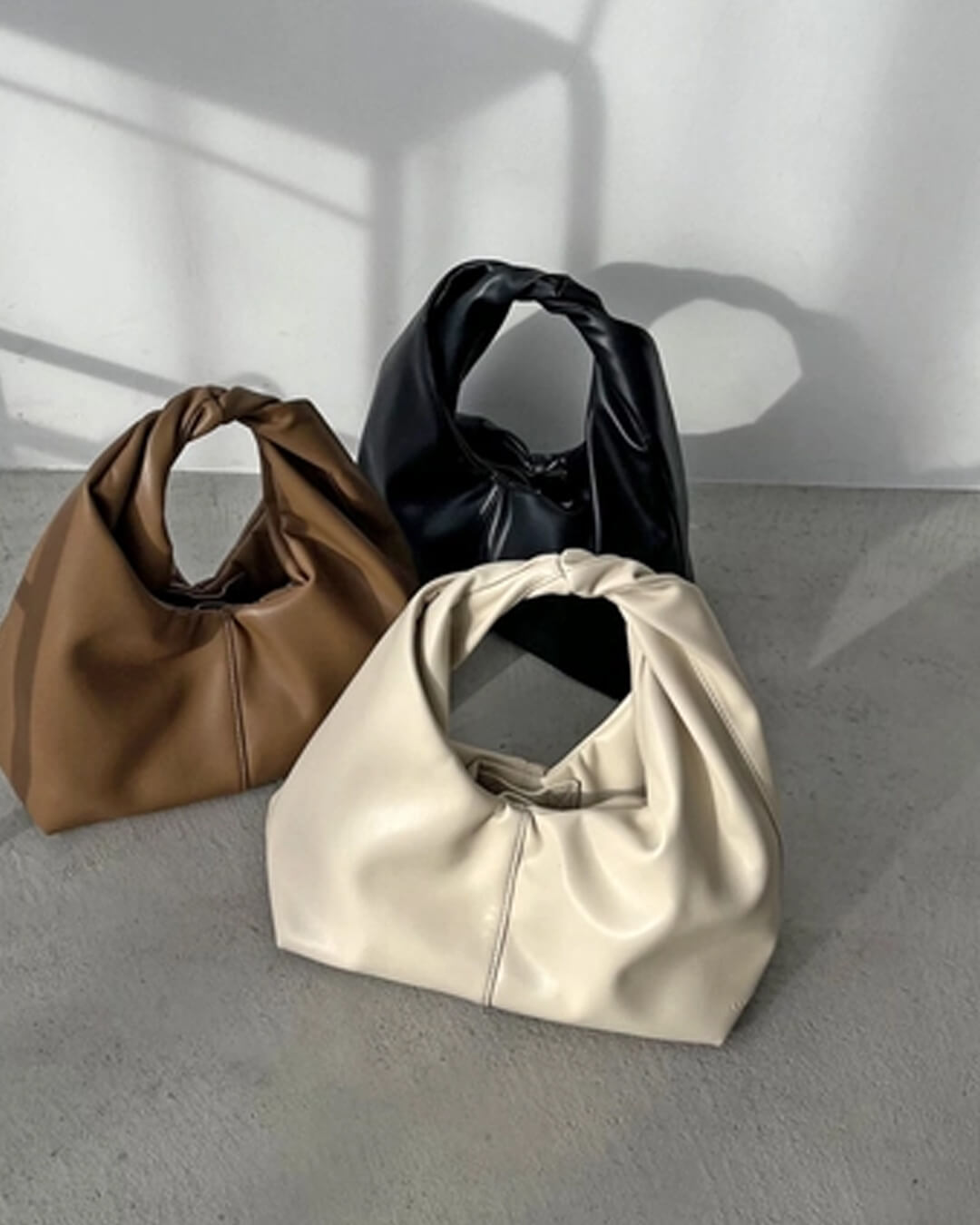 Kožená kabelka Gelyn Clutch