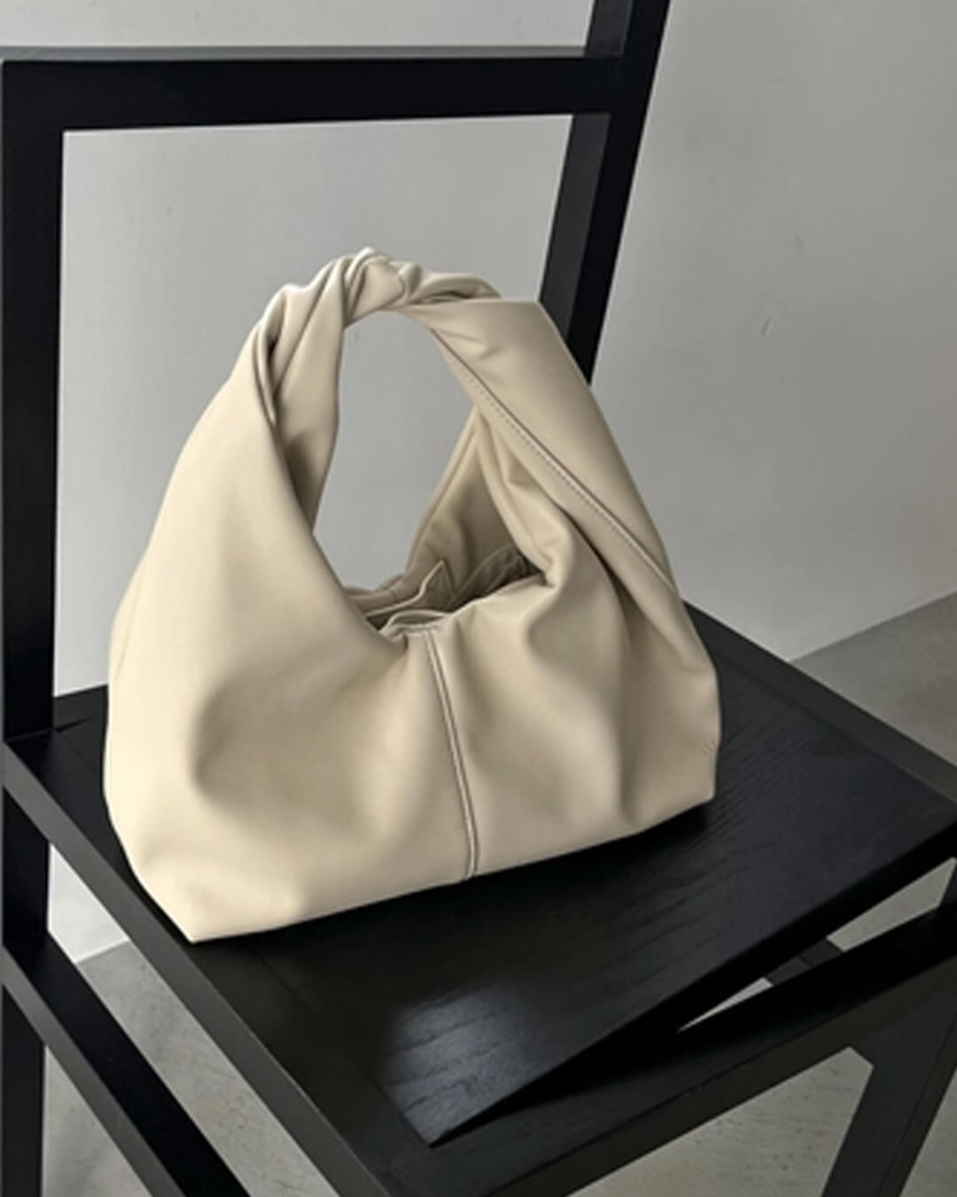 Kožená kabelka Gelyn Clutch