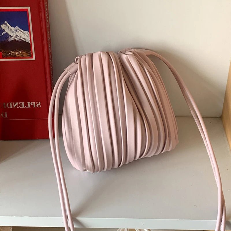 Bianca plissé mini crossbody kabelka