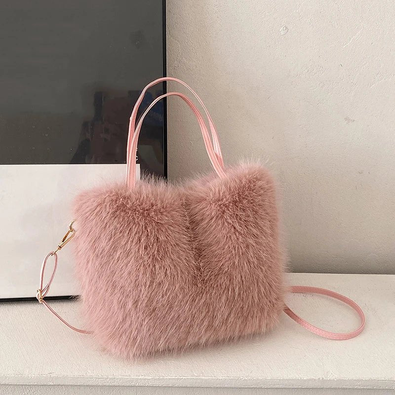 Maricar crossbody kabelka z umělé kožešiny