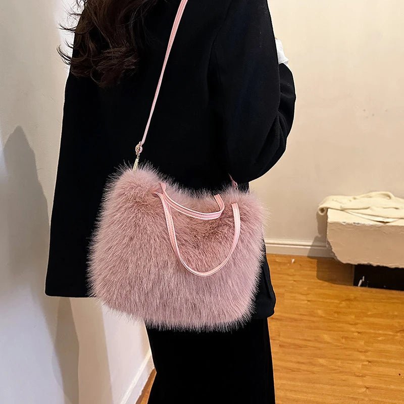 Maricar crossbody kabelka z umělé kožešiny