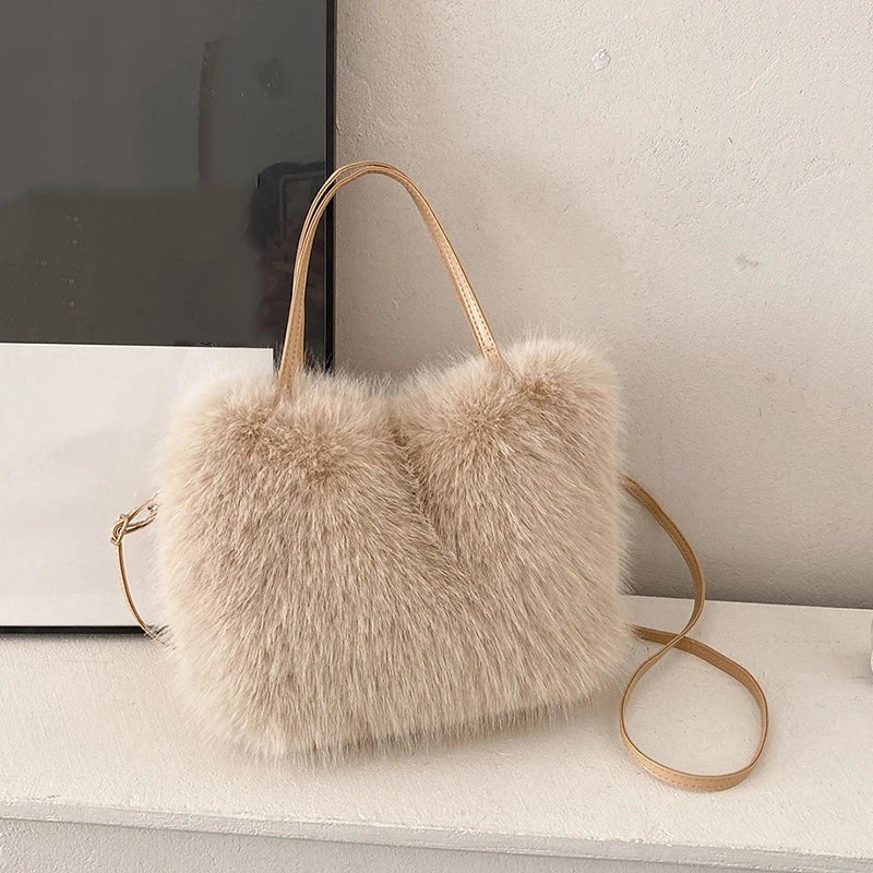 Maricar crossbody kabelka z umělé kožešiny