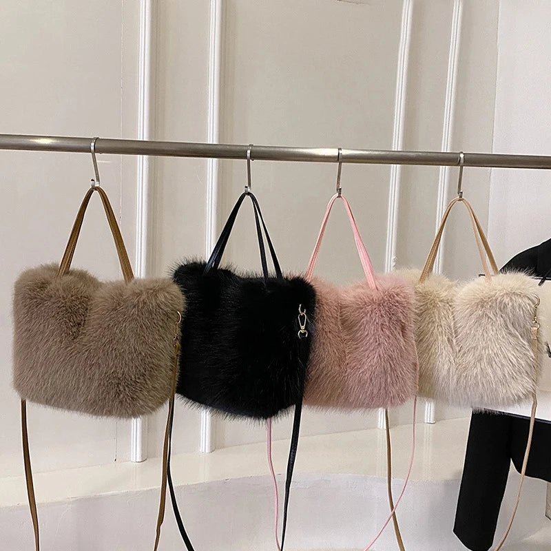 Maricar crossbody kabelka z umělé kožešiny