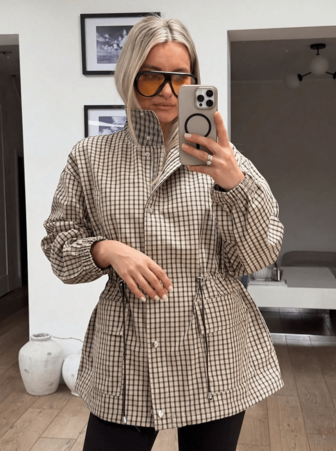 Vintage kostkovaná bunda Daniela se staženým pasem