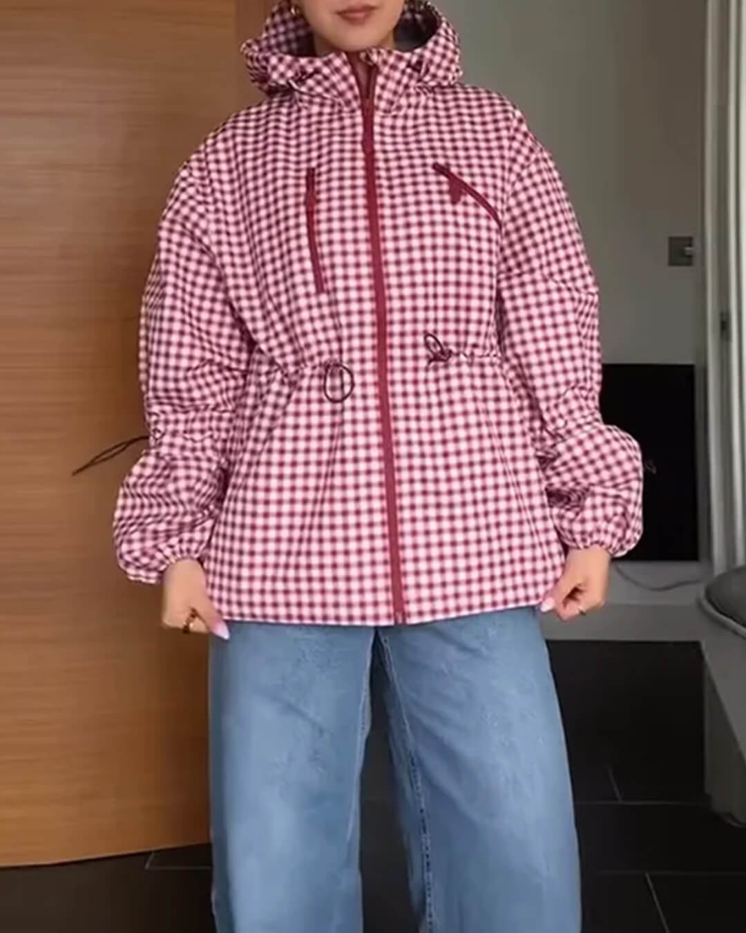 Lola károvaný trenč s kapucí