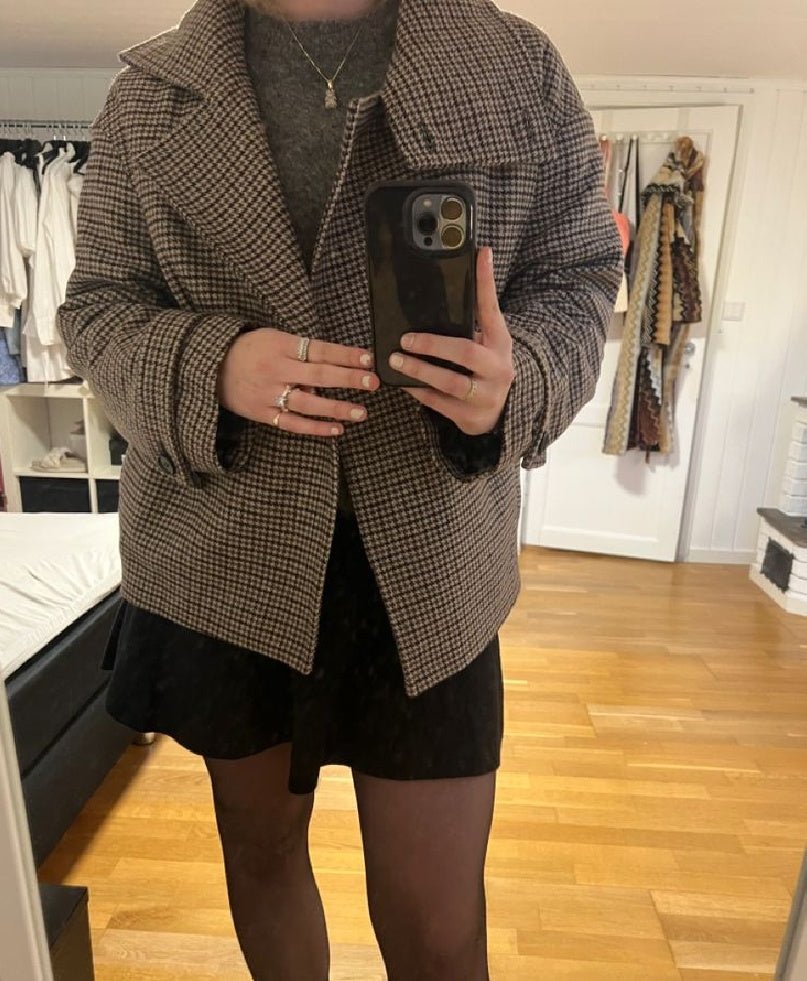 Bunda Nadia s pepito vzorem, zapínáním na knoflíky a stojáčkem