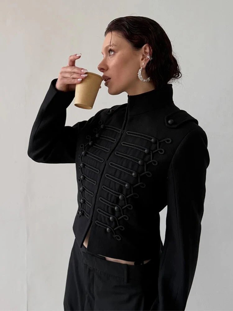 Mariella bunda ve stylu Napoleona
