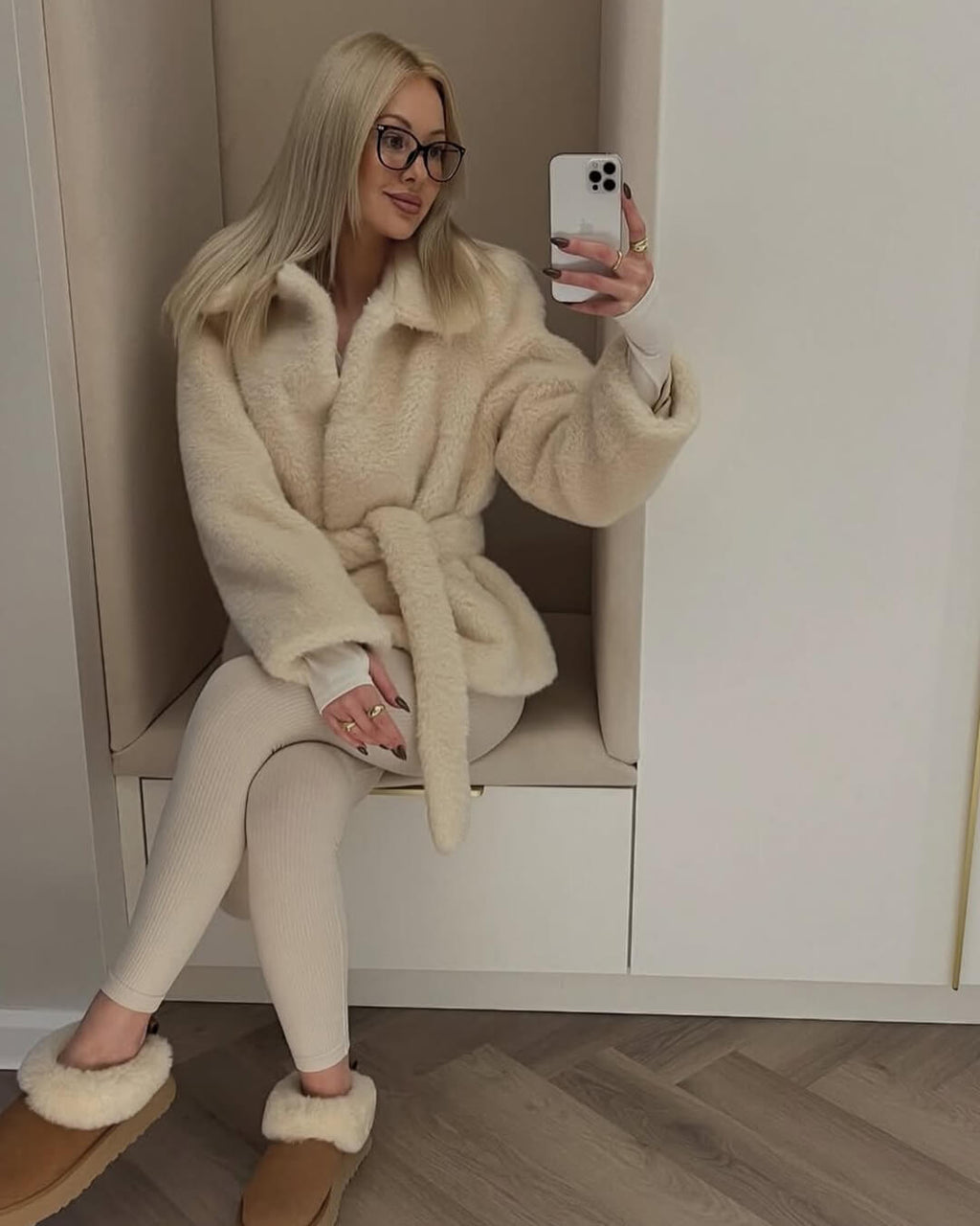 Farrah kabát z umělé kožešiny s páskem
