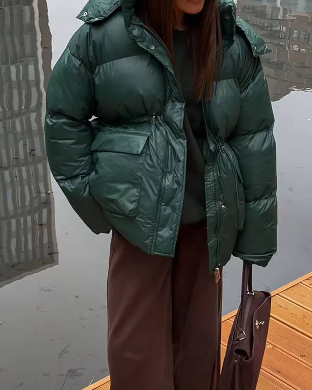 Lesklá péřová bunda Jillian