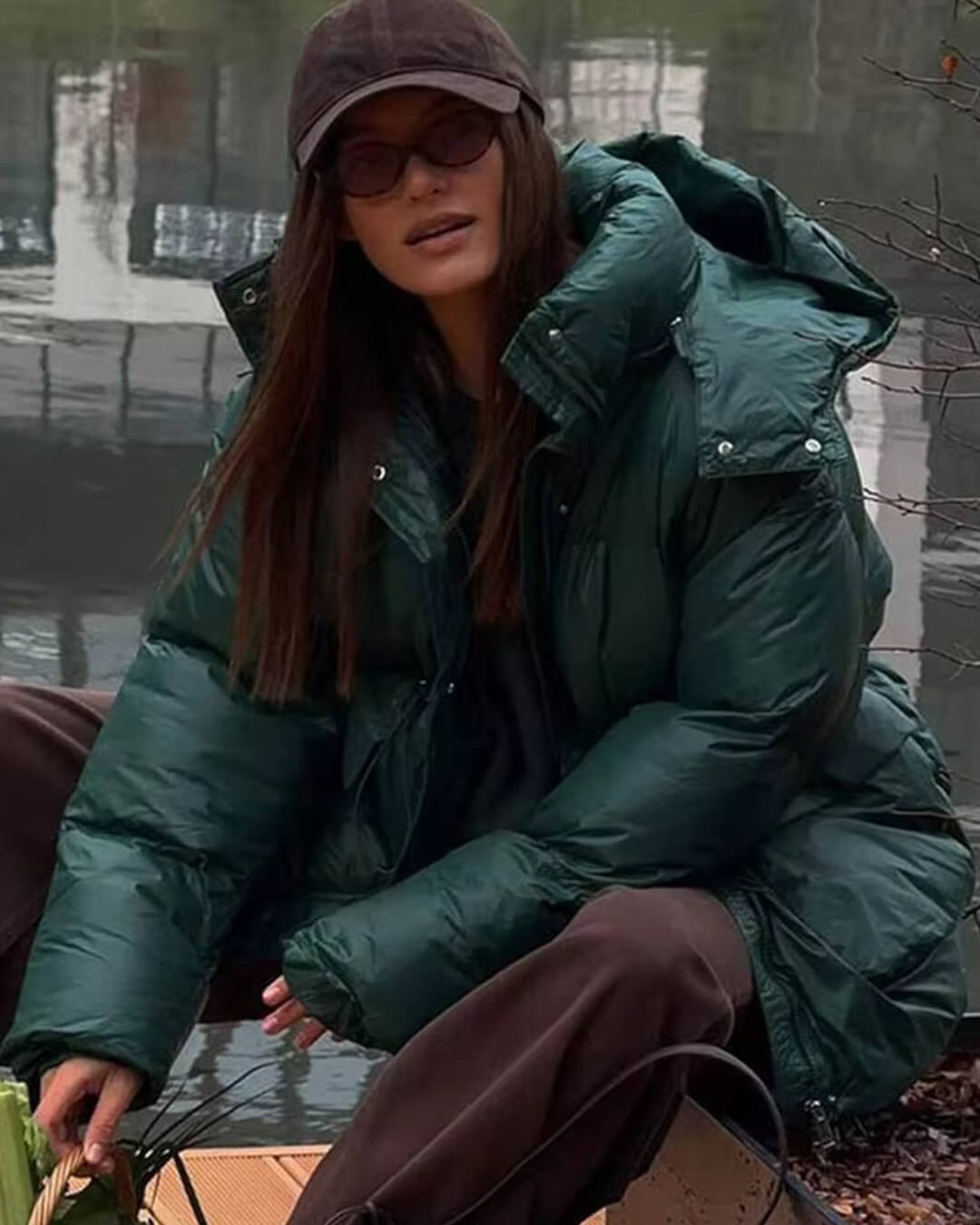 Lesklá péřová bunda Jillian