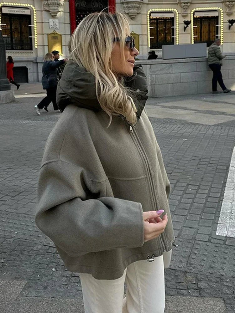 Marie bunda s kapucí
