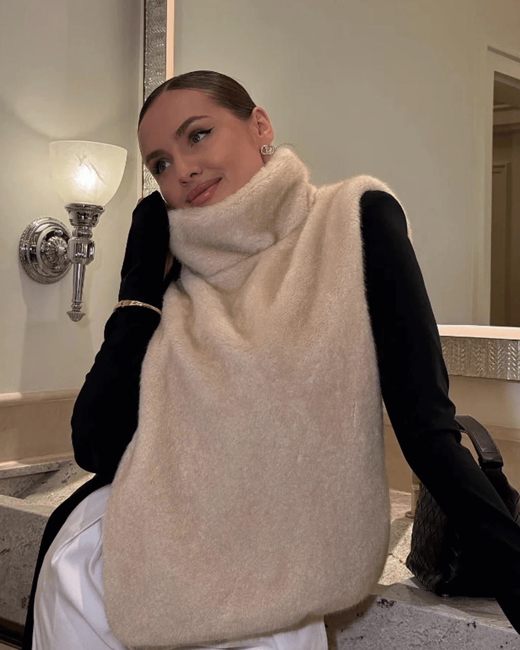 Rina vesta s rolákem z umělé kožešiny