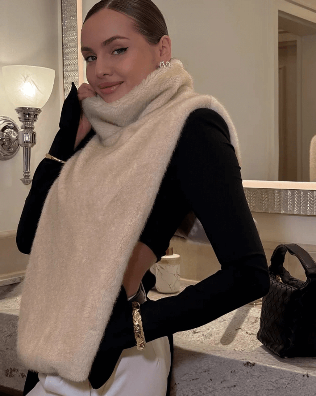 Rina vesta s rolákem z umělé kožešiny